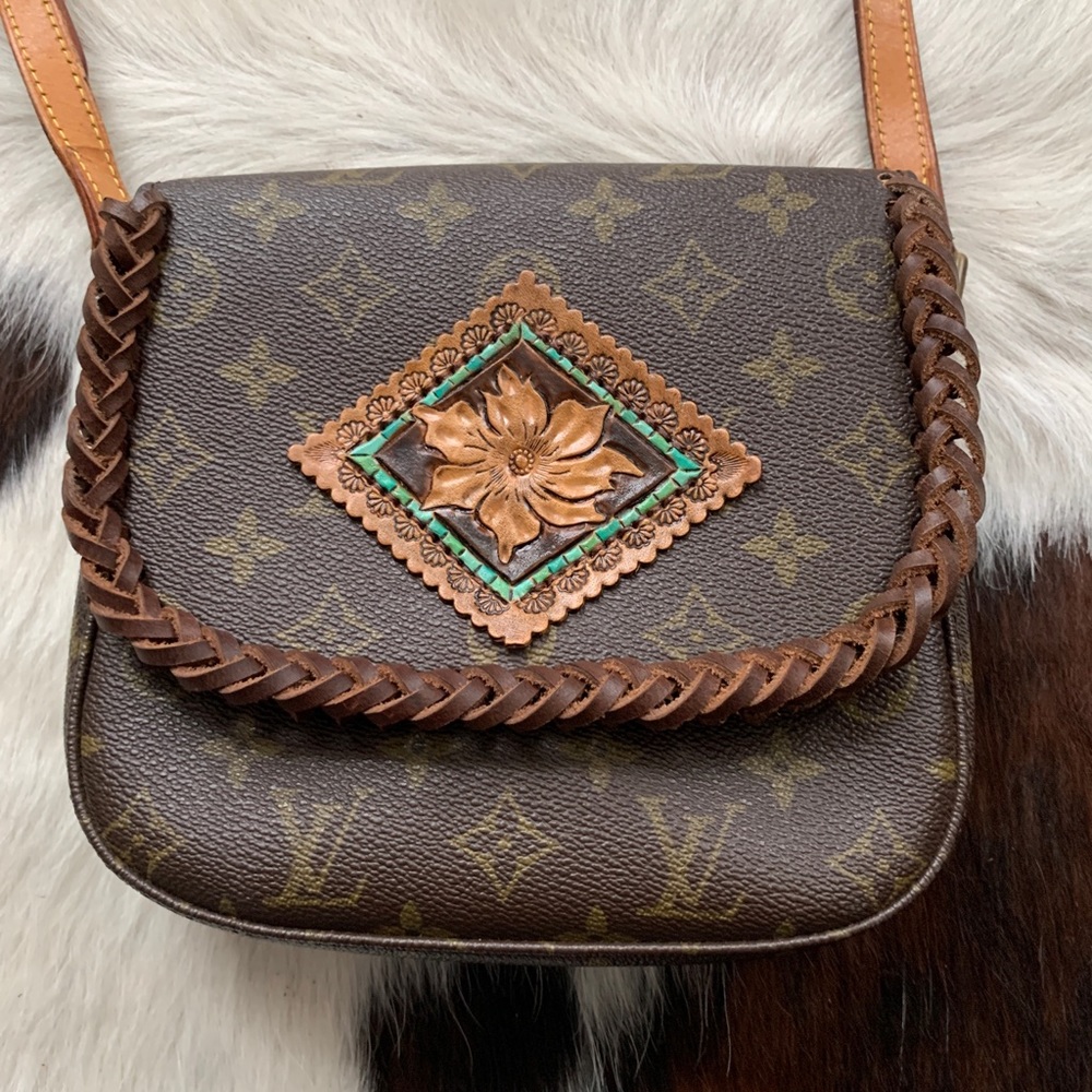 Louis Vuitton Brown Monogram Crossbody with Tan Strap and Turquoise Accent - Picture 2 of 16